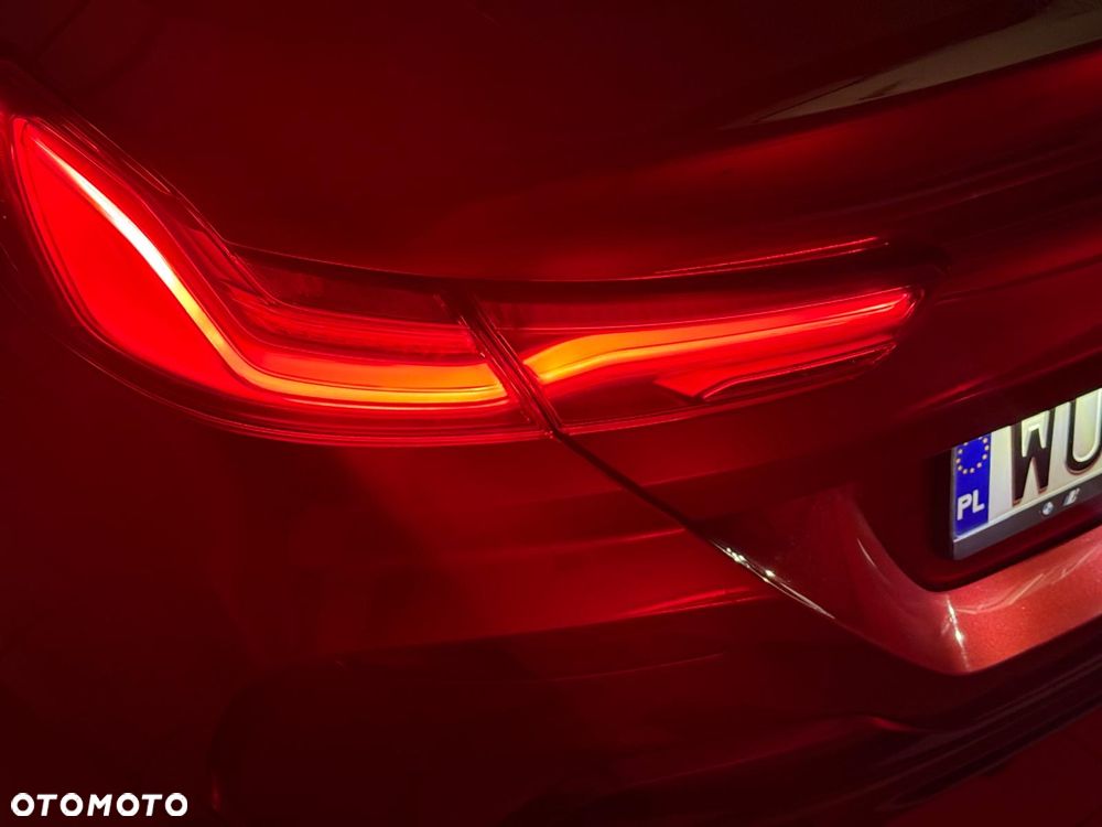 BMW Seria 8 - 18