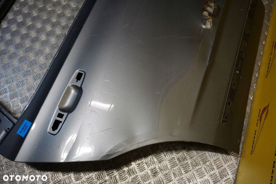 GMC CHEVROLET YUKON TAHOE 2021 - 2024 Drzwi Tył Prawe Tylne USA - 9