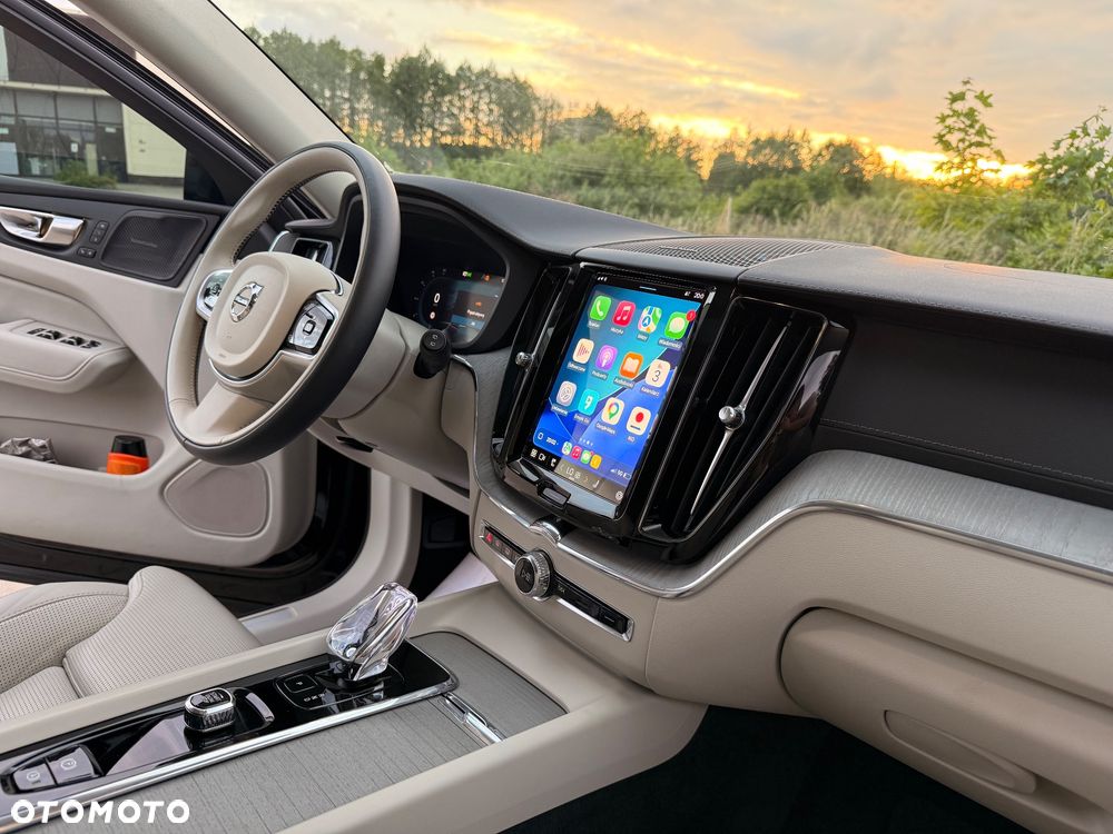 Volvo XC 60 T8 Plug-In Hybrid AWD Ultra Dark - 21