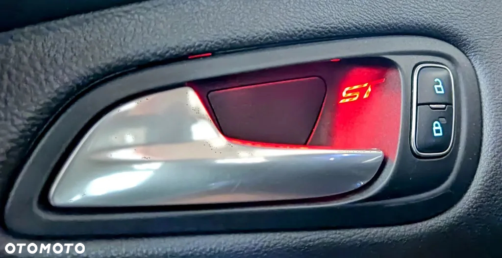 Ford Focus ST - 27