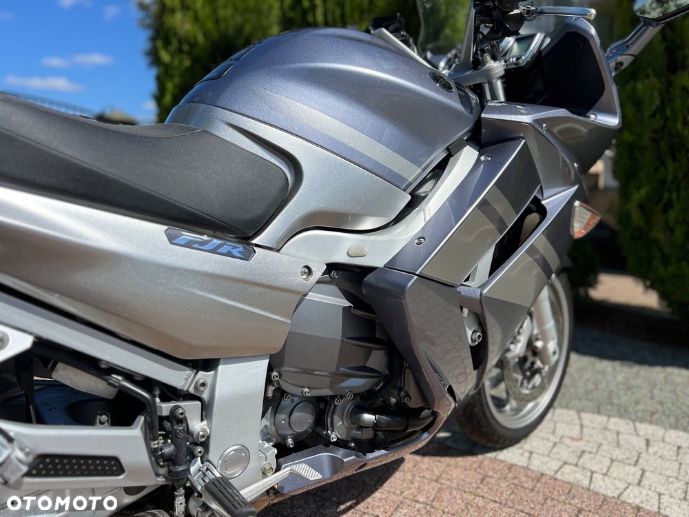 Yamaha FJR - 16
