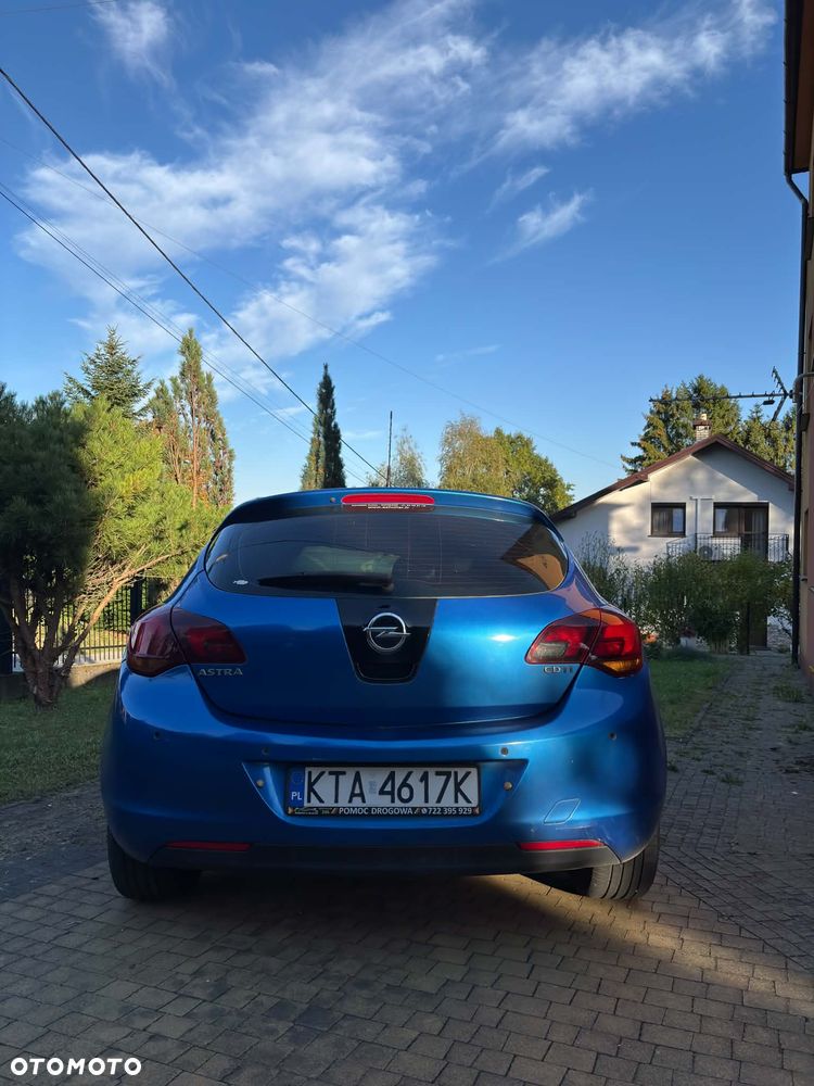 Opel Astra 2010 photo 4