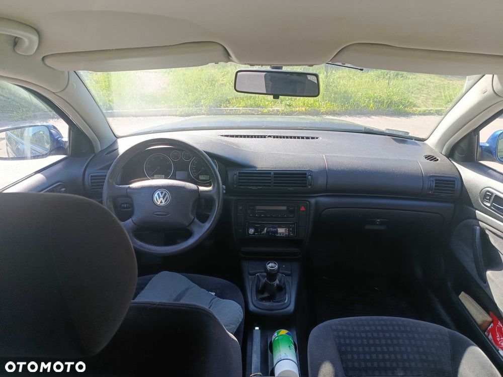 Volkswagen Passat - 4