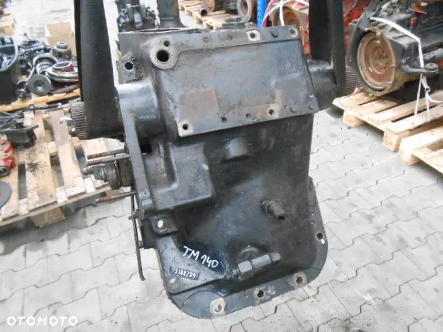 Obudowa podnośnika plecak Case MXM New Holland TM140 - 1