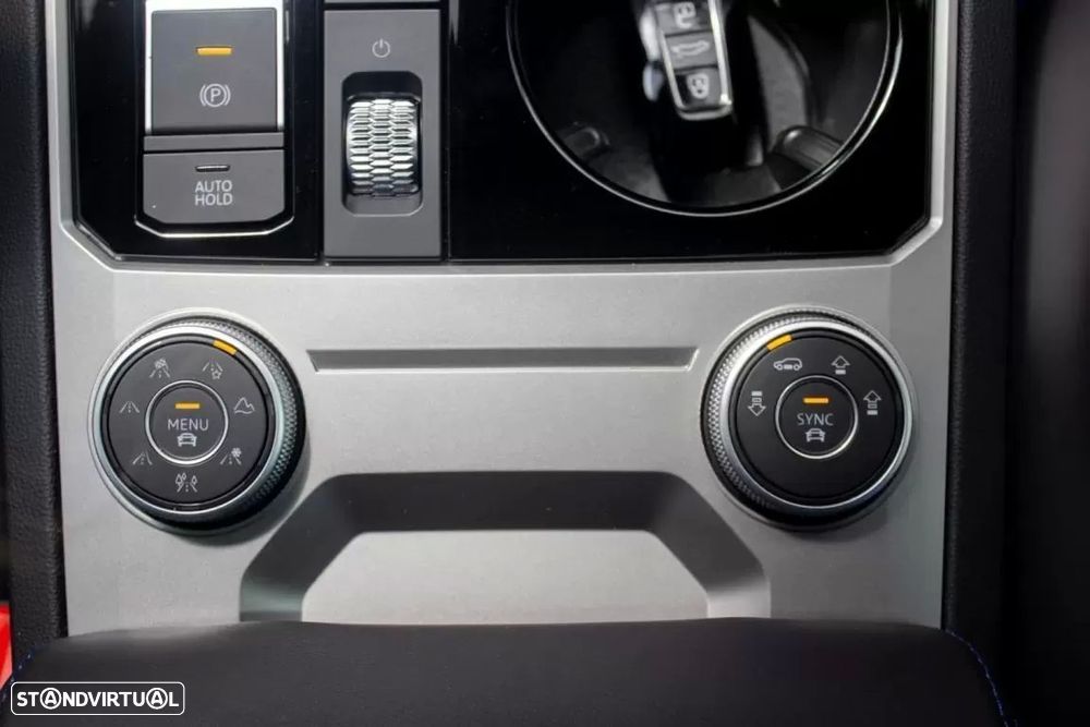 VW Touareg 3.0 TSI e-Hybrid R - 22