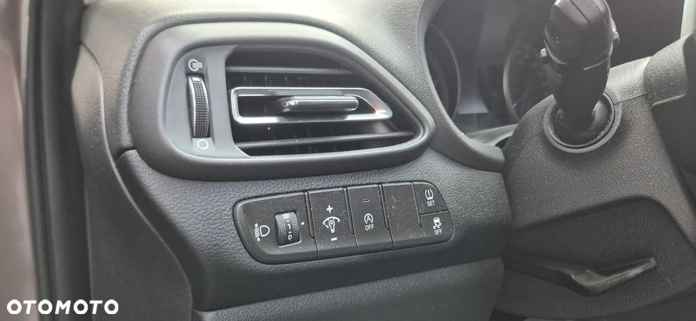 Hyundai i30 1.6 D Comfort DCT - 31