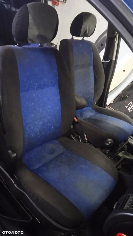 Fotel kierowcy pasażera podgrzewany kanapa - 3-rzędy 7-miejsc Opel Zafira A - 2