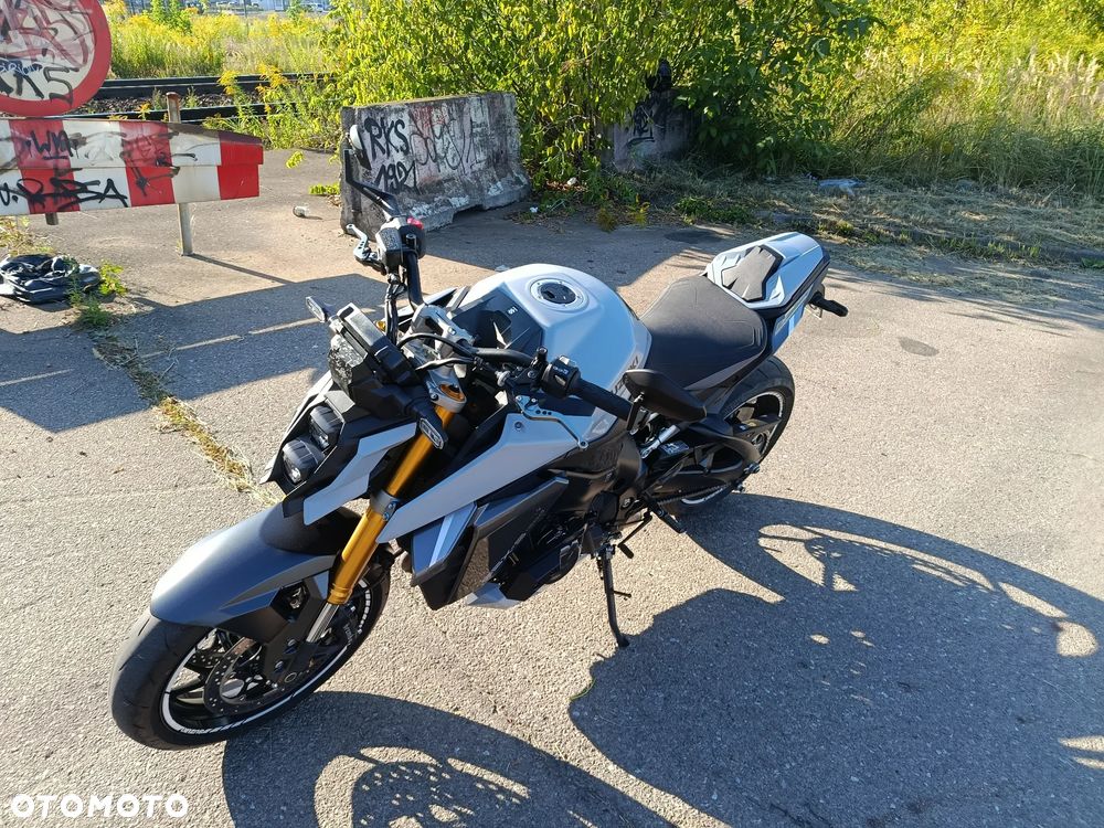 Suzuki GSX 1000 - 10