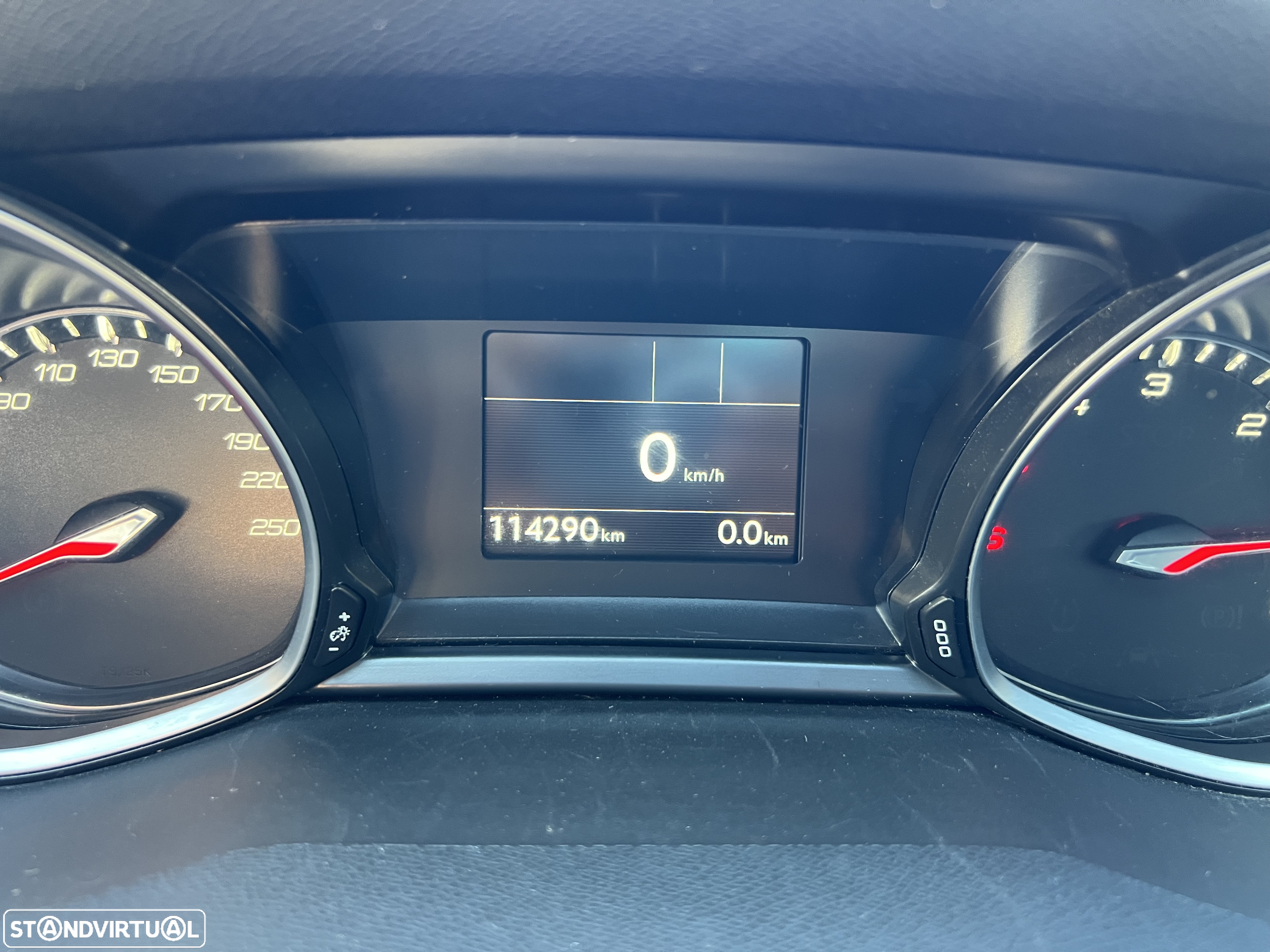 Peugeot 308 SW 1.6 BlueHDi Active J17 - 12
