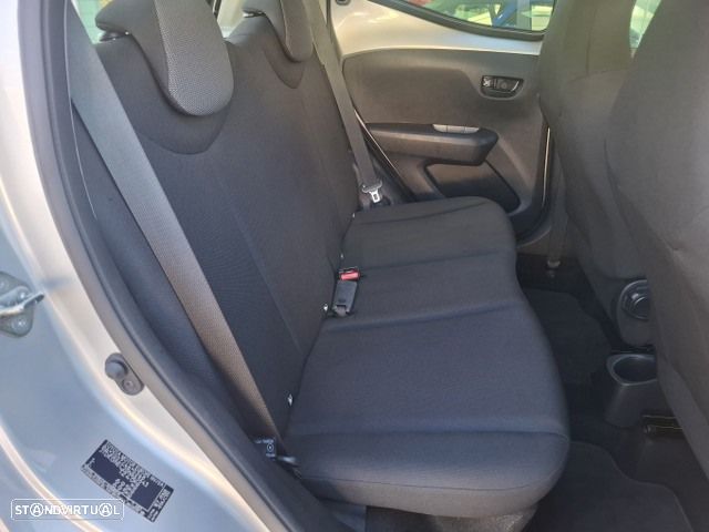 Toyota Aygo 1.0 X-Play - 30