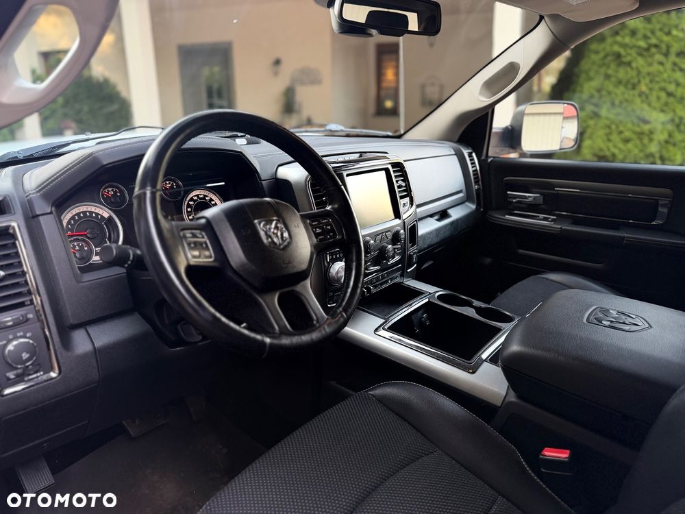 Dodge RAM 5.7 4x4 - 12