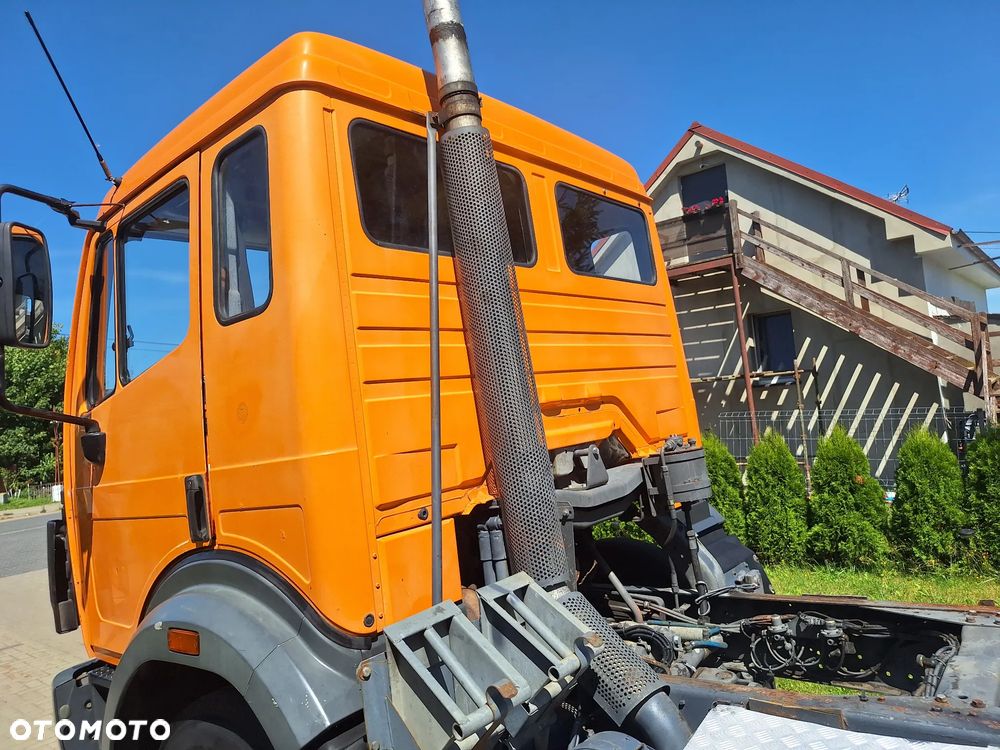 Mercedes-Benz SK 1824 - 15