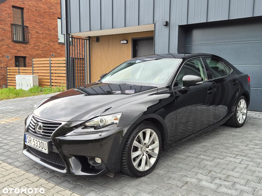 Lexus IS - 33