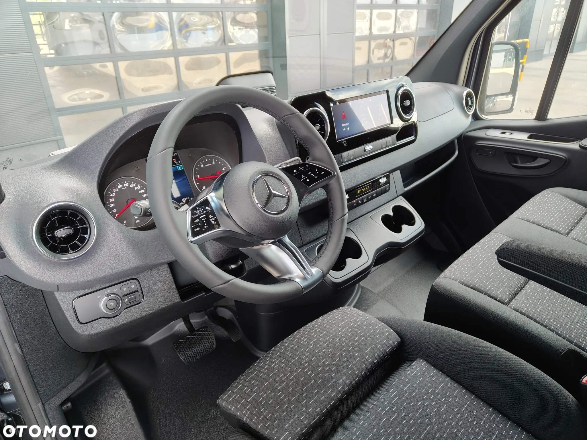 Mercedes-Benz Sprinter - 14