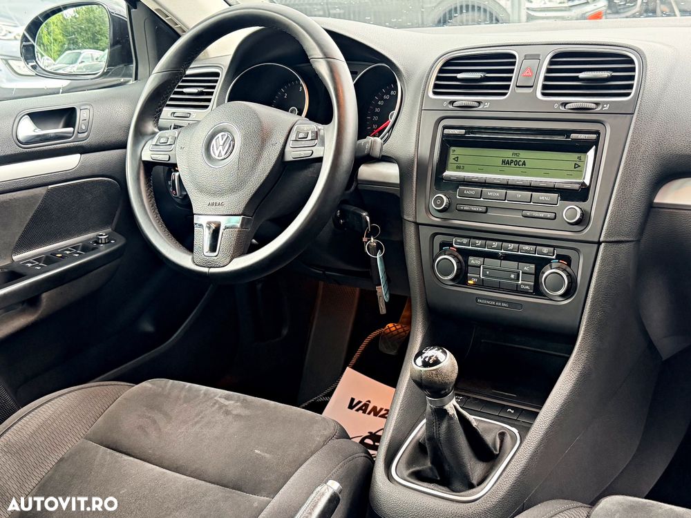 Volkswagen Golf - 6