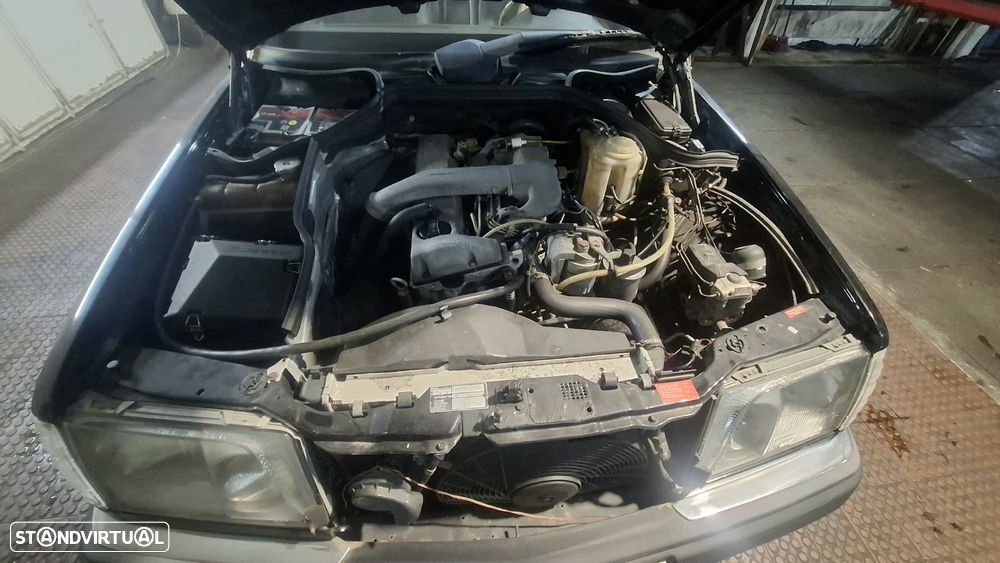 Mercedes-Benz W124 (1984-1997) 250 D Turbo - 8