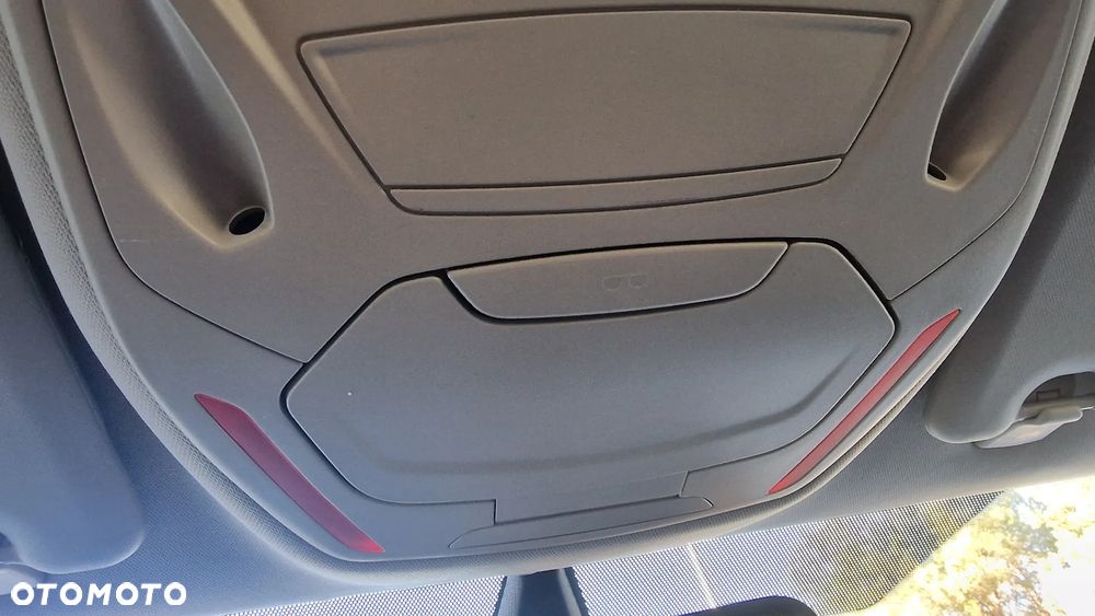 Ford Mondeo 2.0 TDCi Titanium X - 29