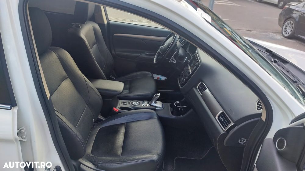 Mitsubishi Outlander - 5