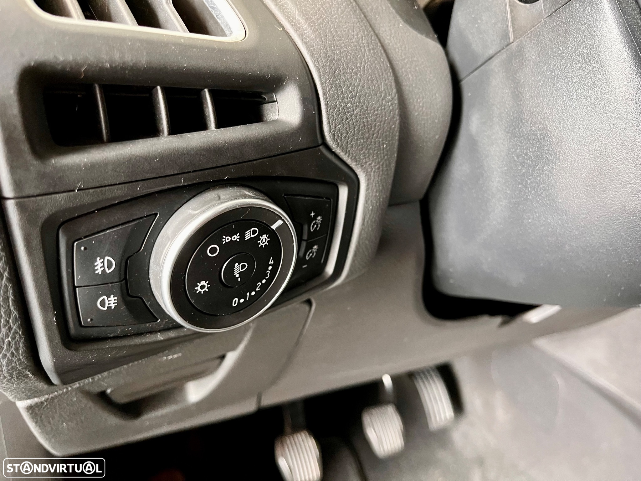 Ford Focus SW 1.0 EcoBoost Titanium - 11