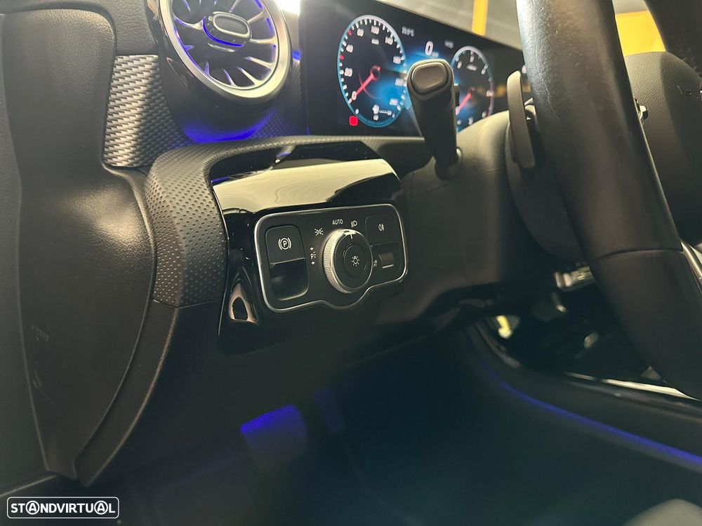 Mercedes-Benz A 180 d 8G-DCT Special Edition - 16