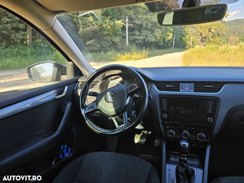 Skoda Octavia 2.0 TDI DSG 4X4 Style - 9