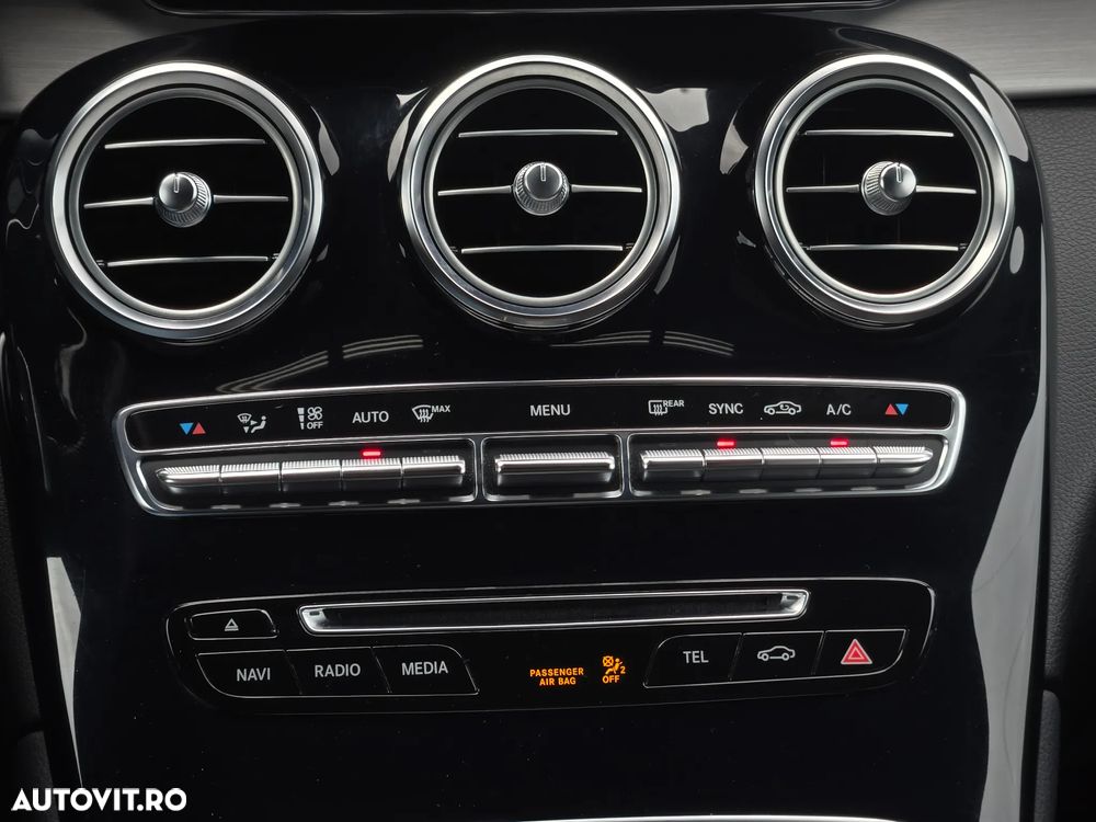 Mercedes-Benz GLC Coupe 250 4Matic 9G-TRONIC AMG Line - 22