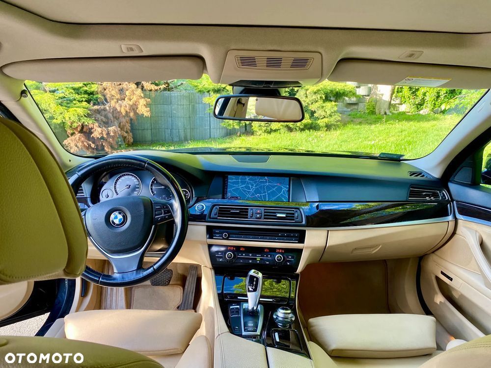BMW Seria 5 528i Luxury Line - 9