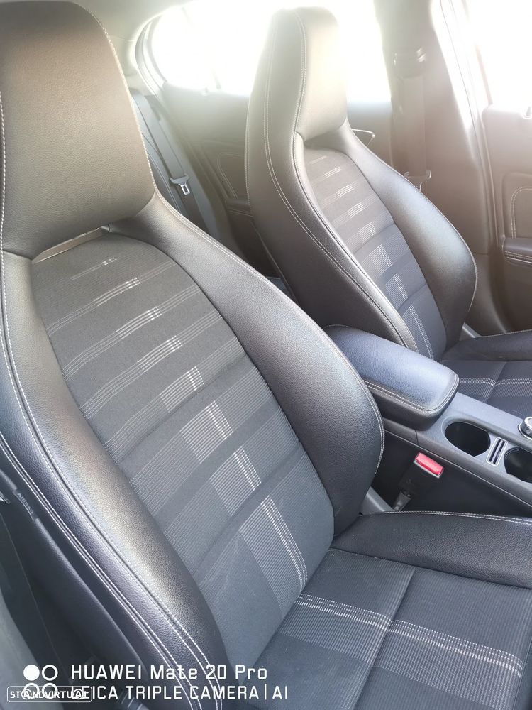 Mercedes-Benz GLA 180 - 17