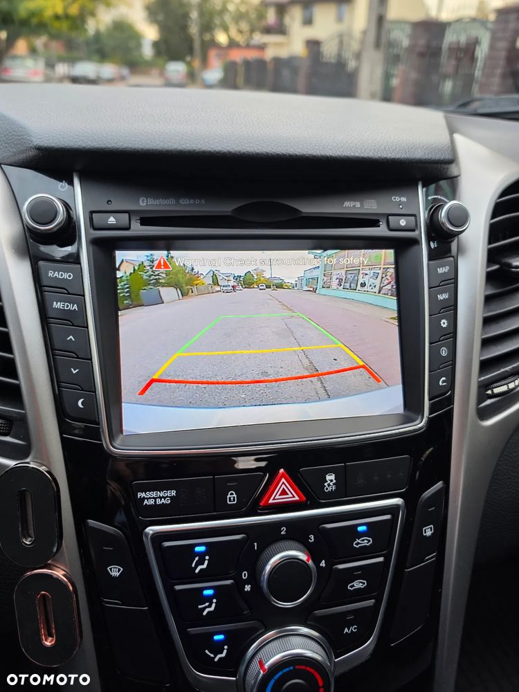 Hyundai i30 i30cw 1.4 Trend - 38