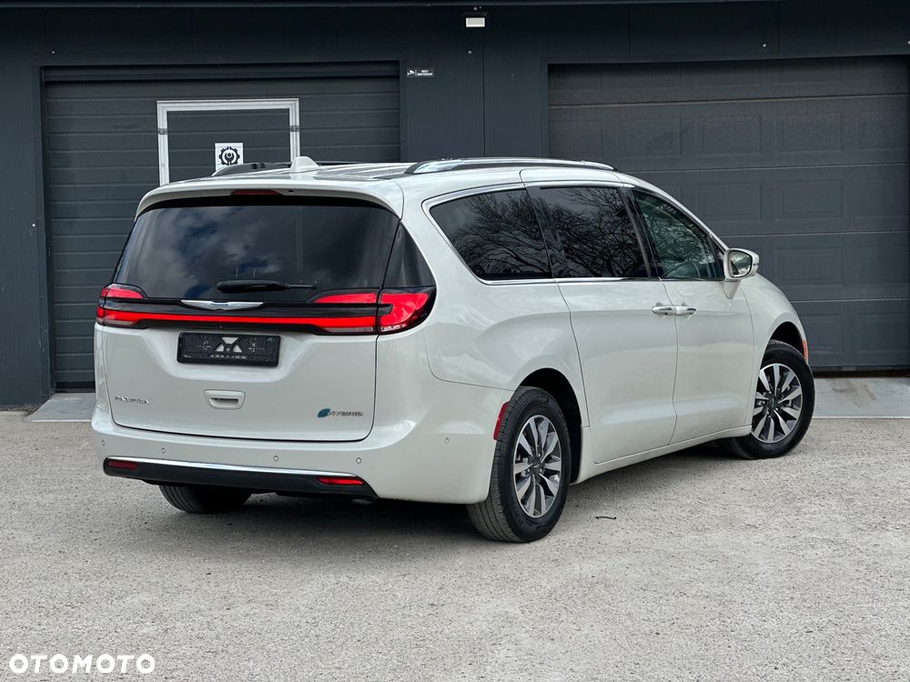 Chrysler Pacifica - 6