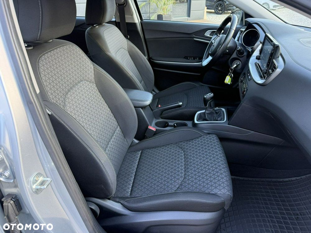 Kia Ceed - 23