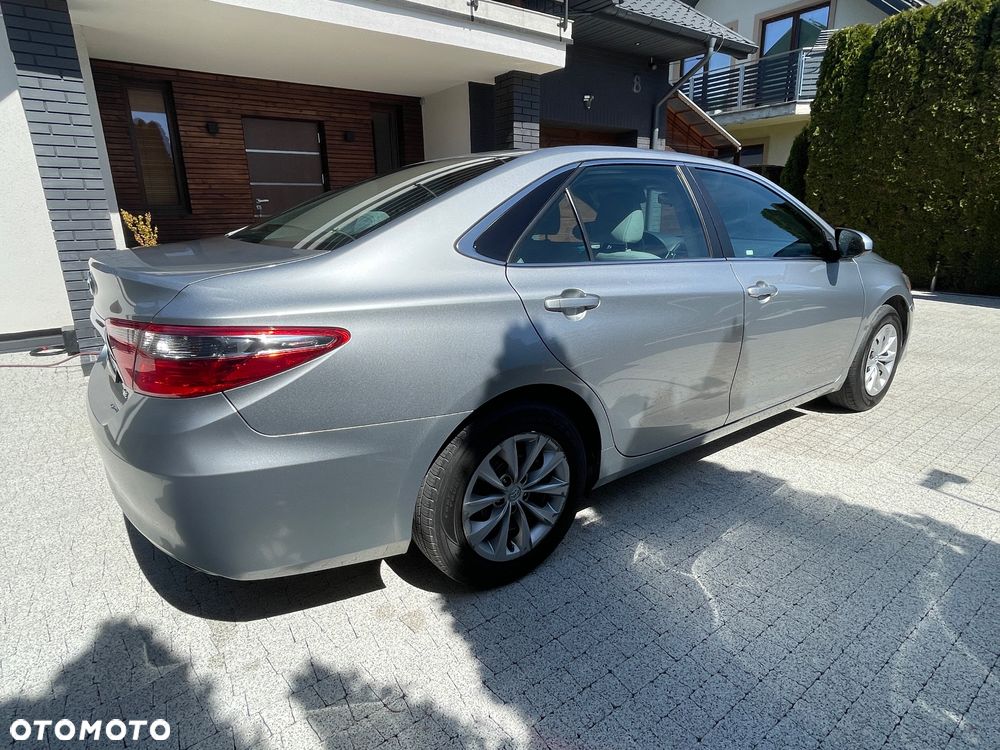 Toyota Camry - 6