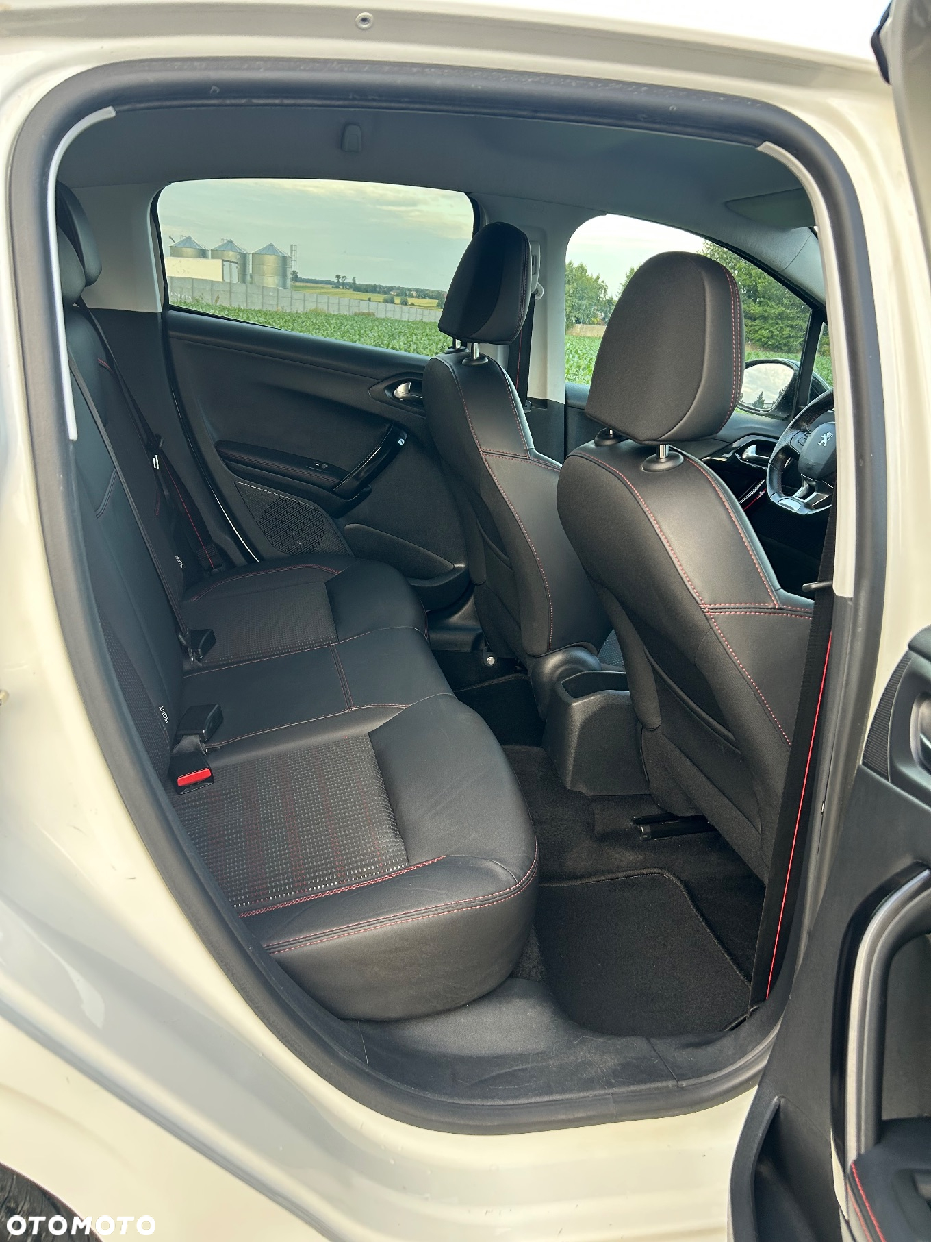 Peugeot 208 1.2 PureTech Allure S&S - 14