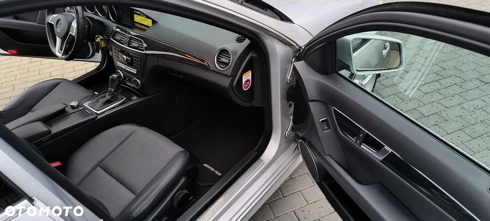 Mercedes-Benz Klasa C 220 CDI DPF Automatik Avantgarde - 34