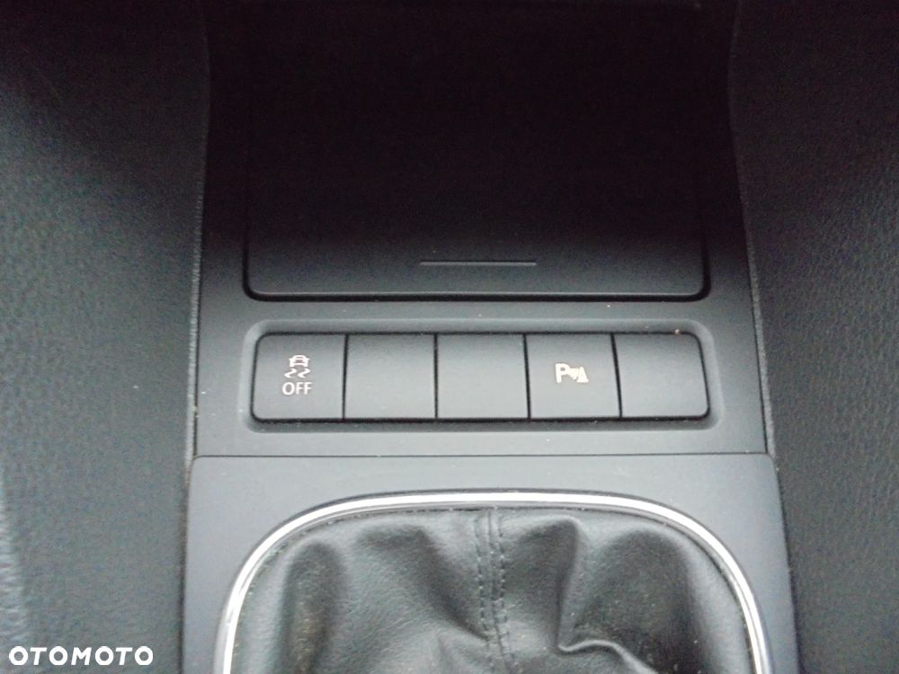 Volkswagen Golf 1.6 TDI DPF Comfortline - 21