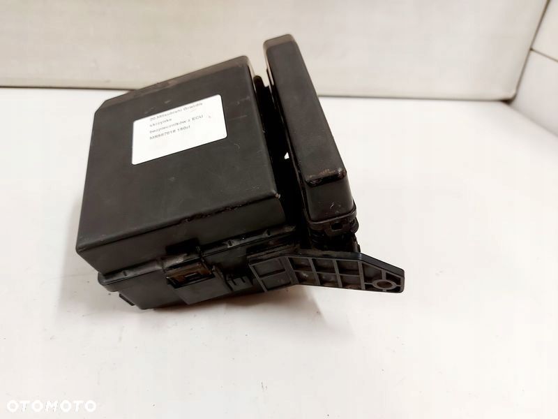 mitsubishi grandis 2.4 b skrzynka bezpieczników moduł ecu mr587816 - 3