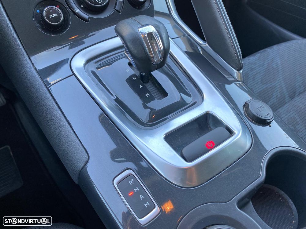 Peugeot 3008 2.0 HDi Hybrid4 - 19