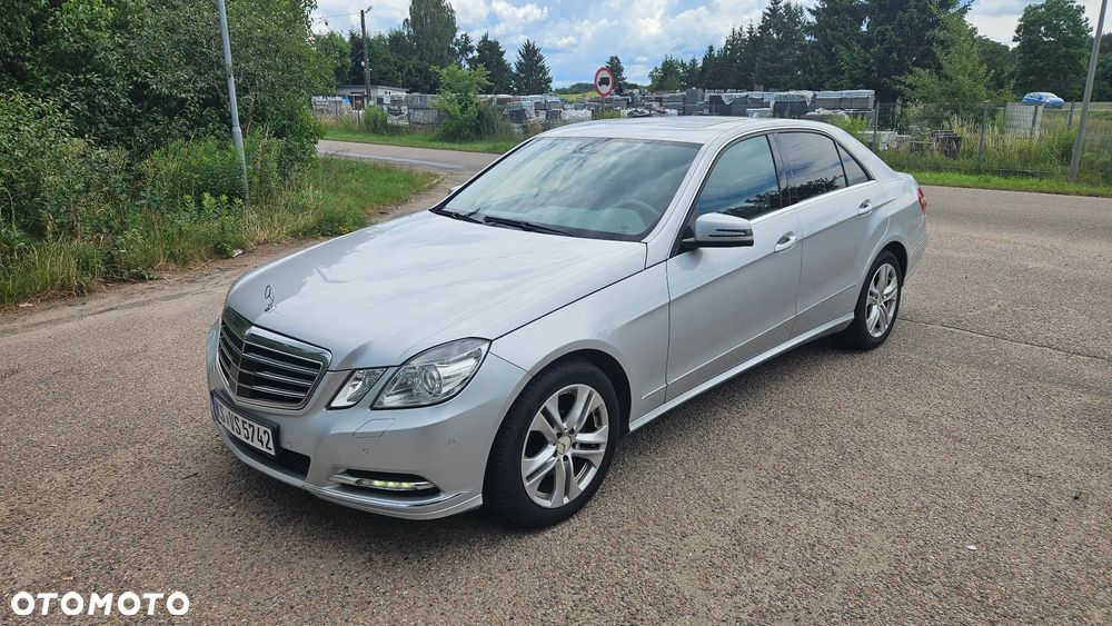 Mercedes-Benz Klasa E 300 CDI DPF BlueEFFICIENCY 7G-TRONIC Elegance - 1