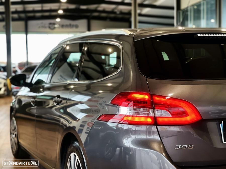 Peugeot 308 SW 1.2 PureTech Allure Pack EAT8 — fotografia 7