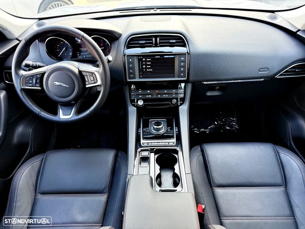 Jaguar F-Pace 20d Aut. Portfolio - 12