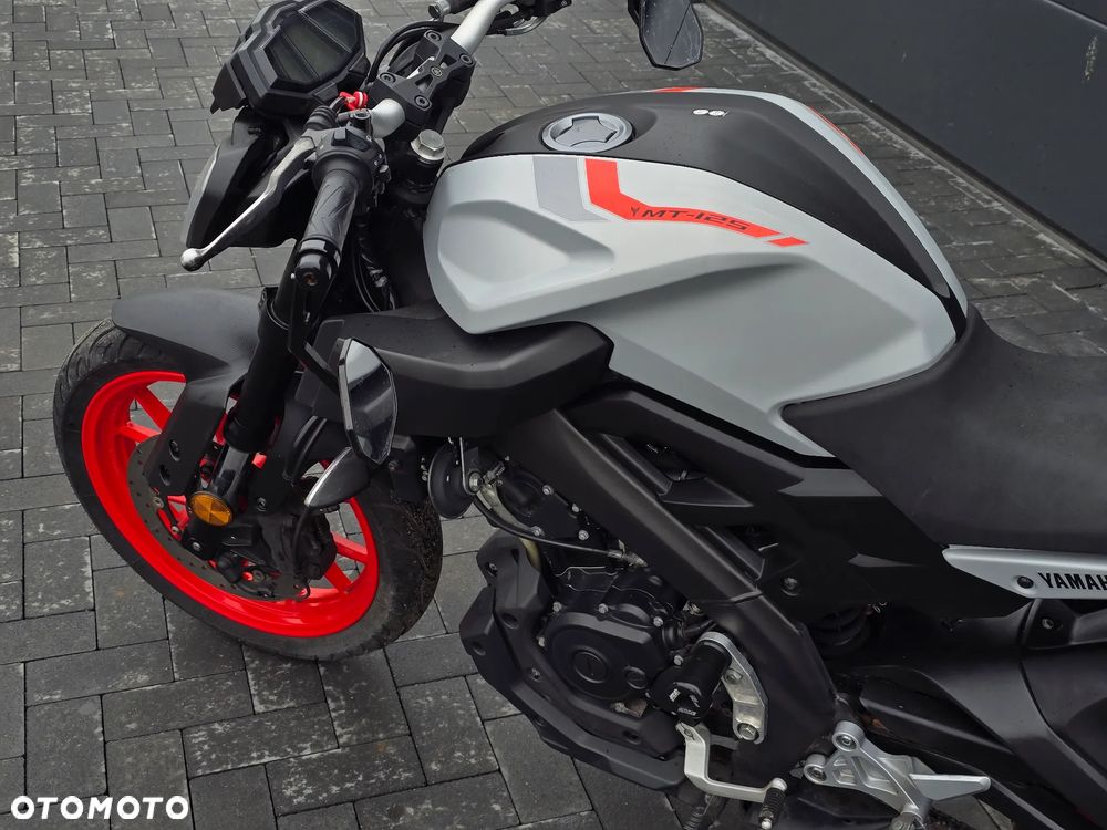 Yamaha MT - 5