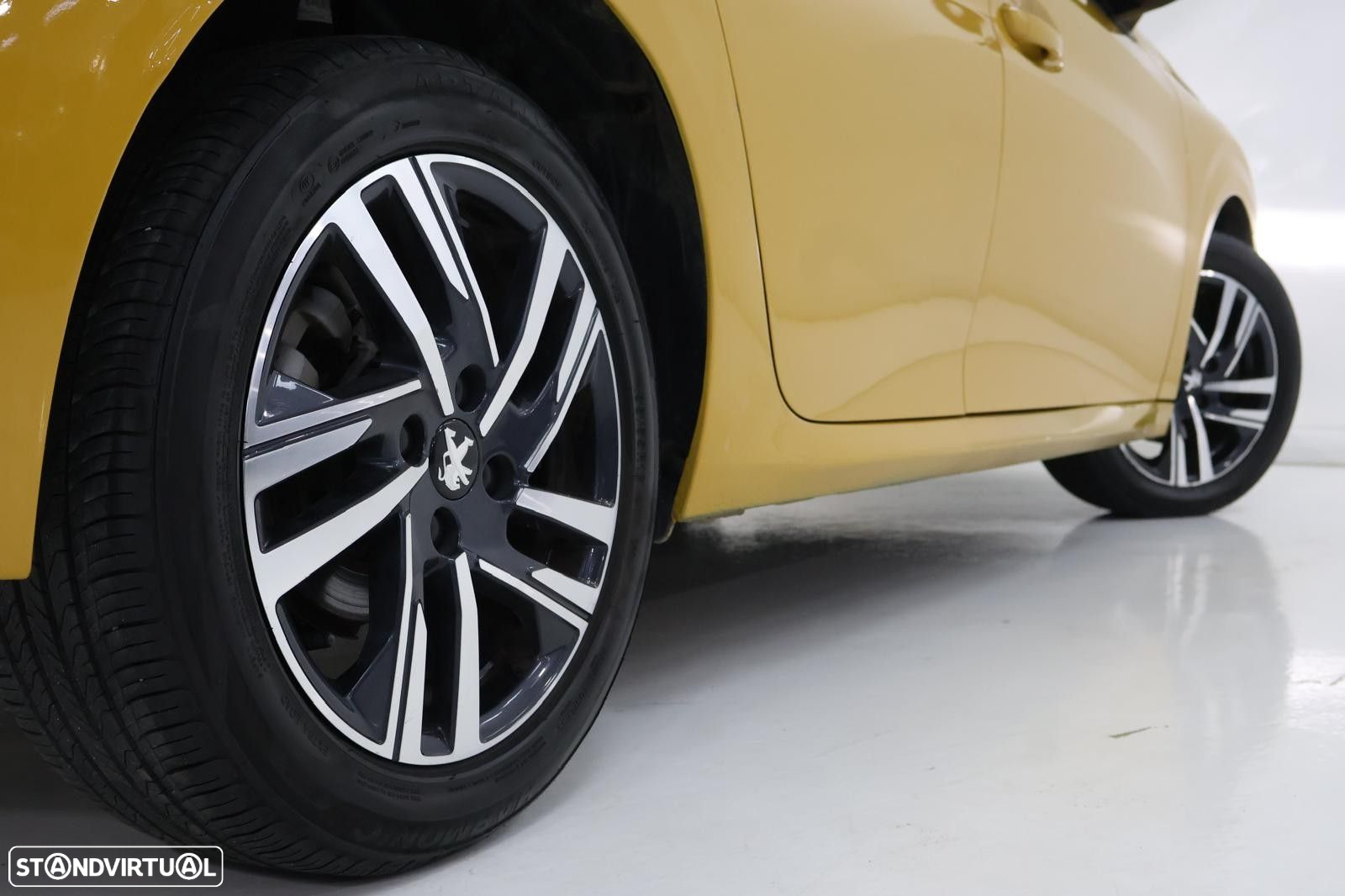 Peugeot 208 1.2 PureTech Allure EAT8 - 9