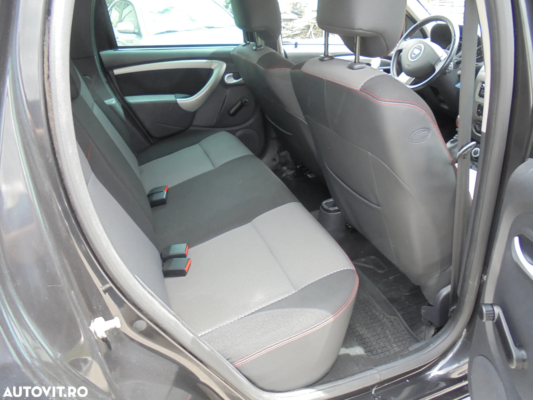 Dacia Duster 1.5 dCi 4x4 Laureate - 12