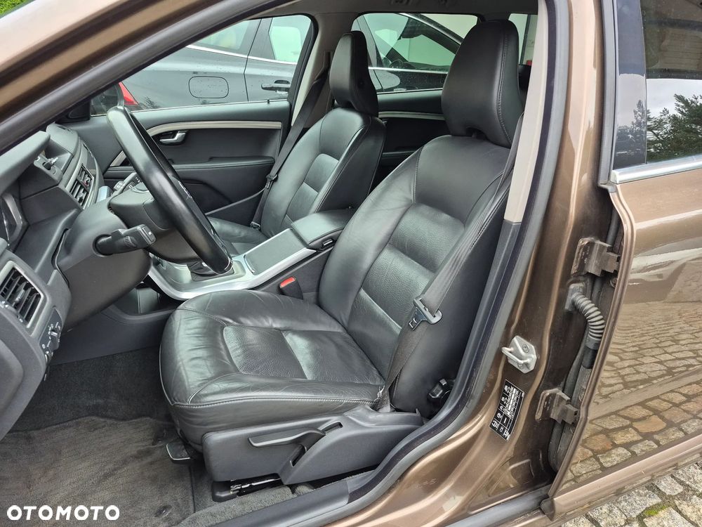 Volvo V70 D4 Geartronic Momentum - 26