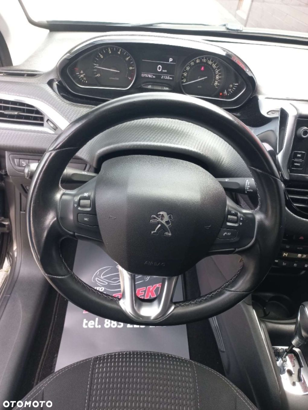 Peugeot 208 - 12