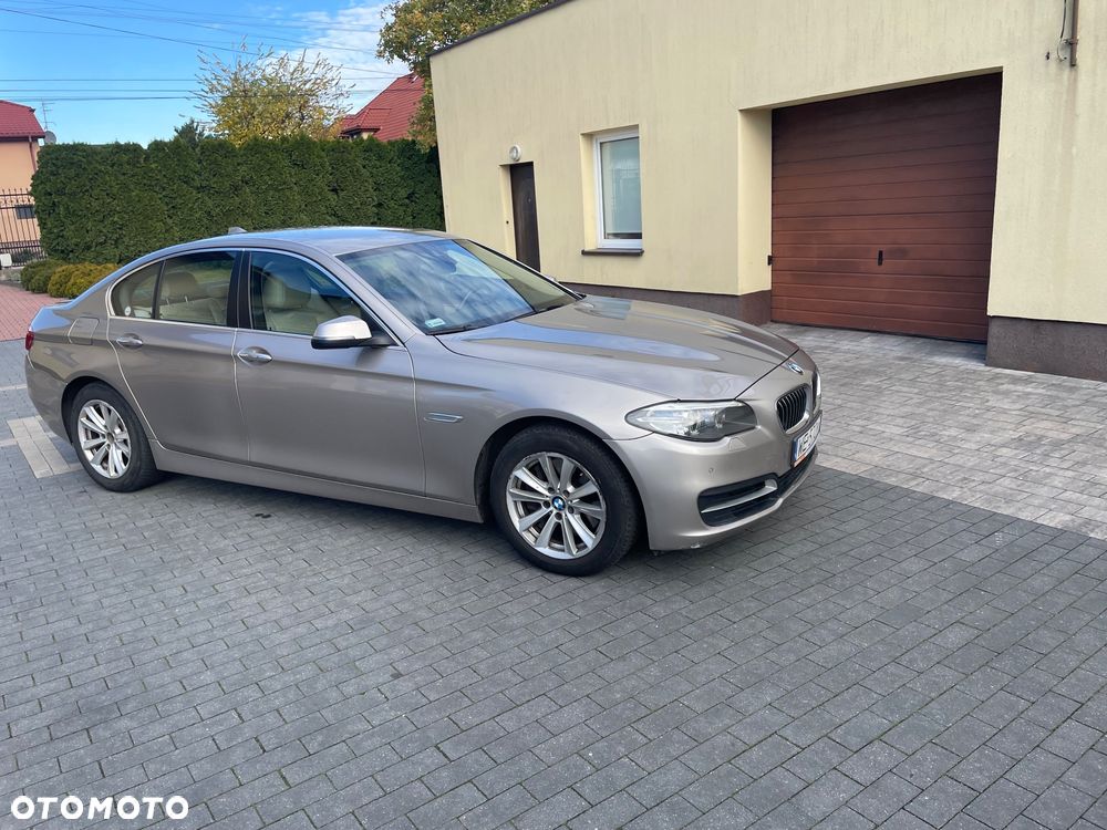BMW Seria 5 525d xDrive - 6