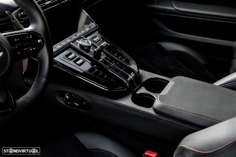 Aston Martin Vantage Coupe V8 - 24