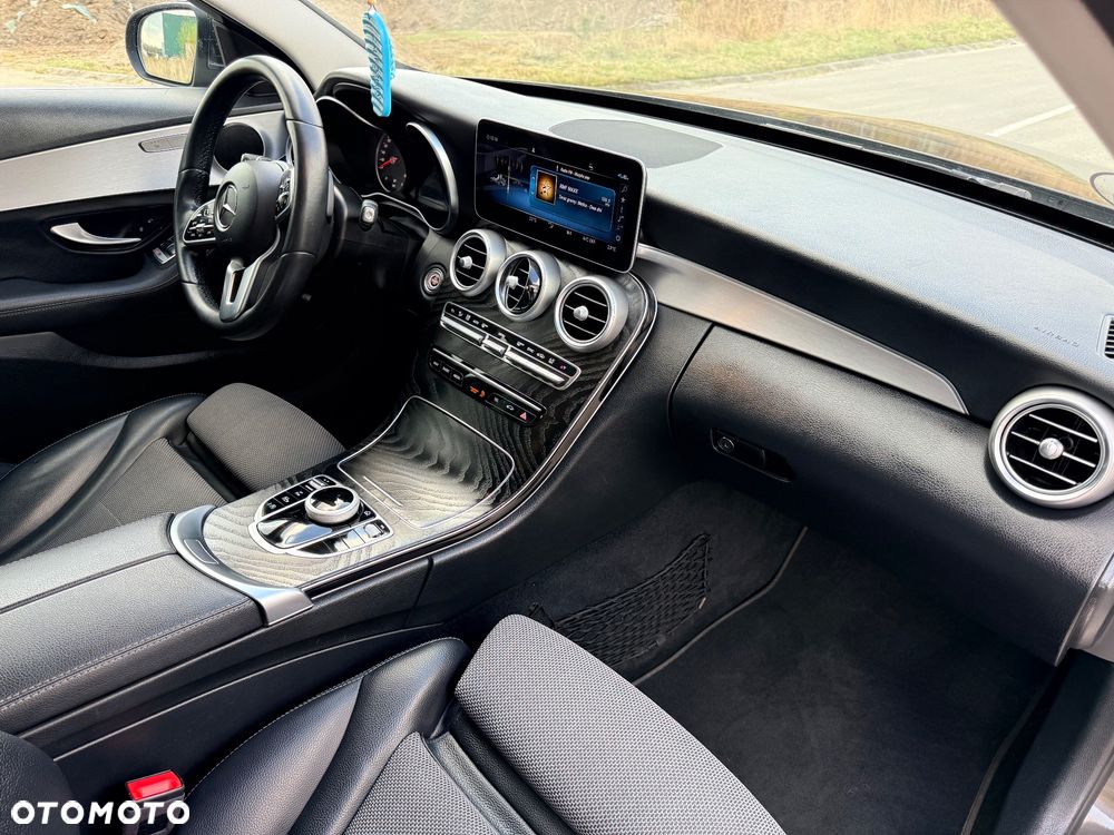 Mercedes-Benz Klasa C 220 d 4Matic 9G-TRONIC Avantgarde - 19