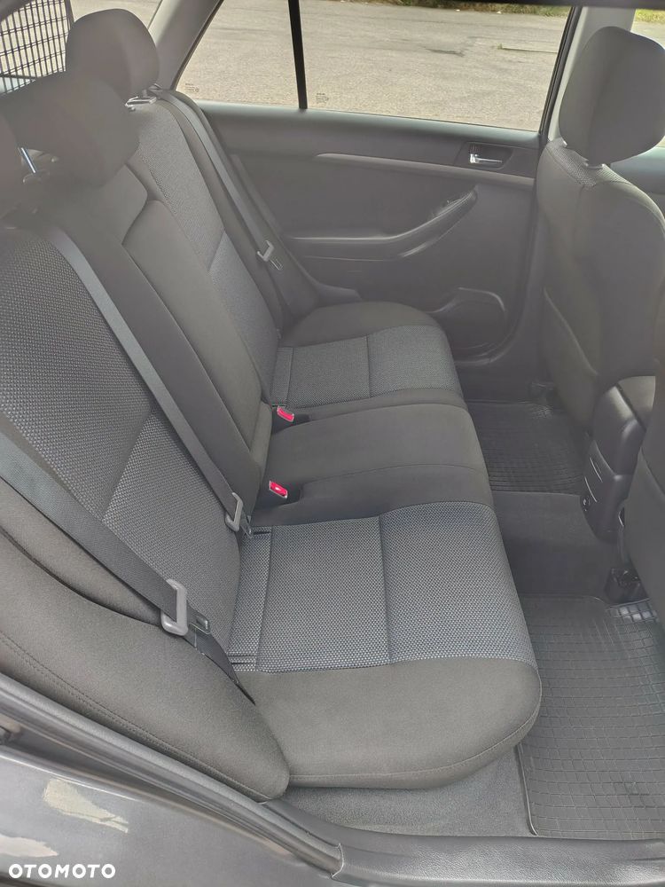 Toyota Avensis 2.2 D-4D X Premium - 18