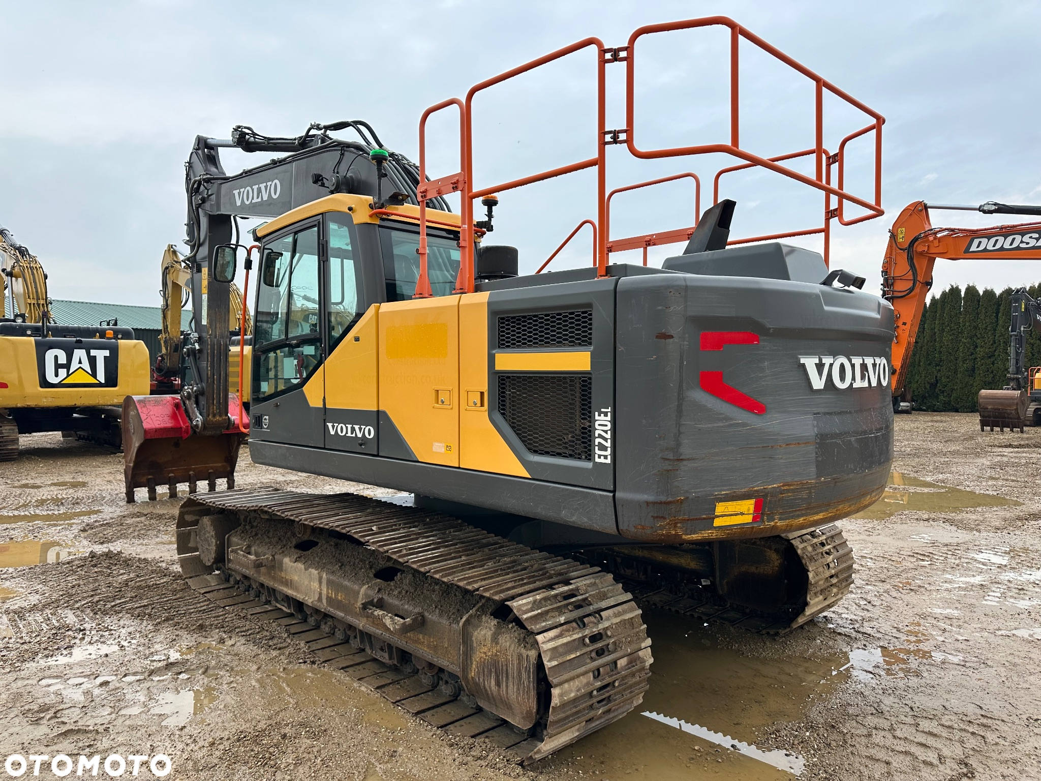 Volvo EC 220 EL - 12